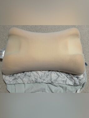 Sleep & Glow Omnia Anti-Wrinkle Pillow + 2 Pillowcases